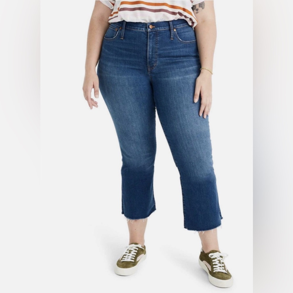 Madewell Cali Demi Boot Jeans Raw Edition. Size 33P